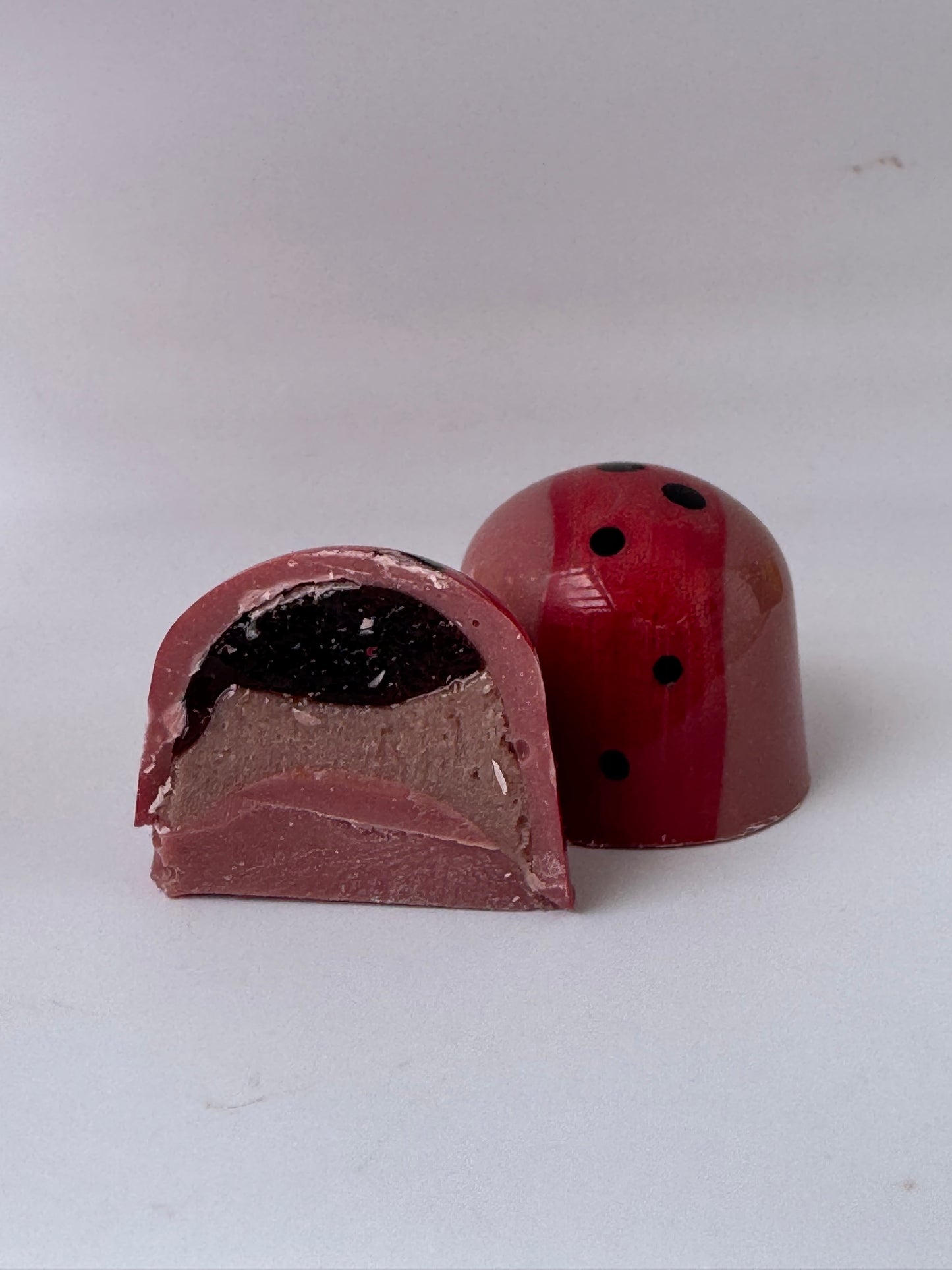 Strawberry bon bon - Filia Tres Chocolates